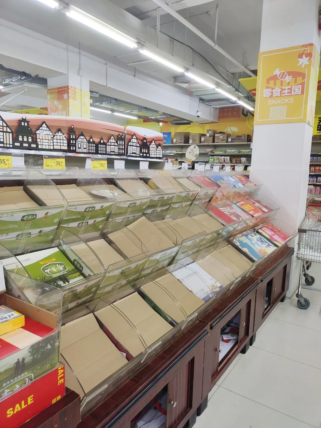 华润万家南昌铁路店宣布闭店 附近居民：好可惜