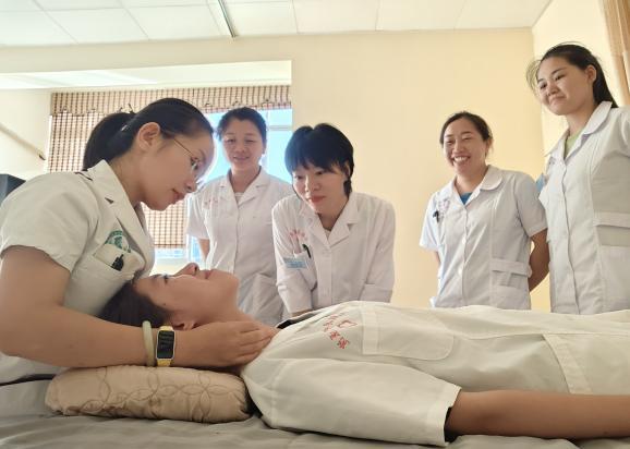 （指导医护及推拿师操作）