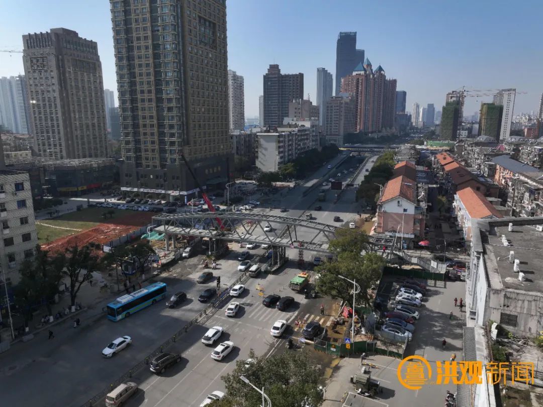 南昌天佑路人行天桥预计年底完工