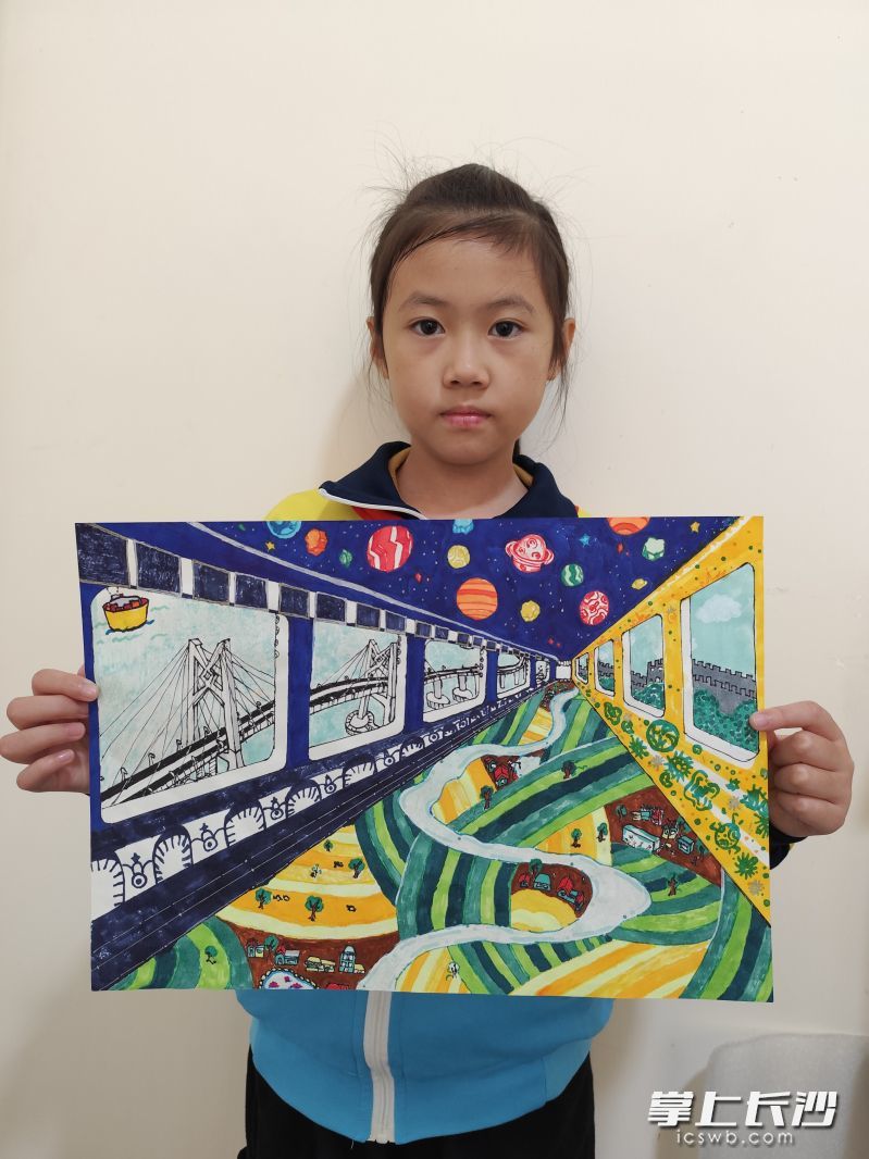 李宛麟和她的作品《征程》。