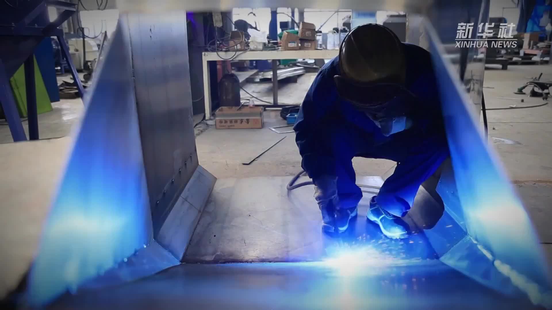 河南卫辉：产业龙头带动 打造畜牧机械集群