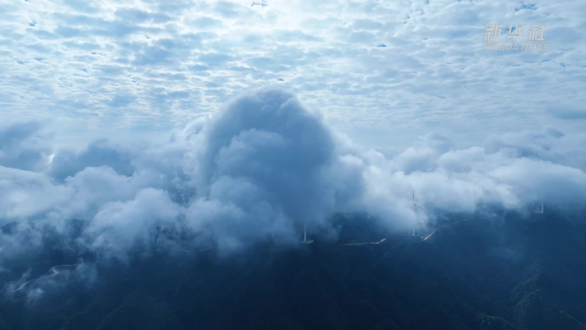 江西黎川：冬日云海漫山间