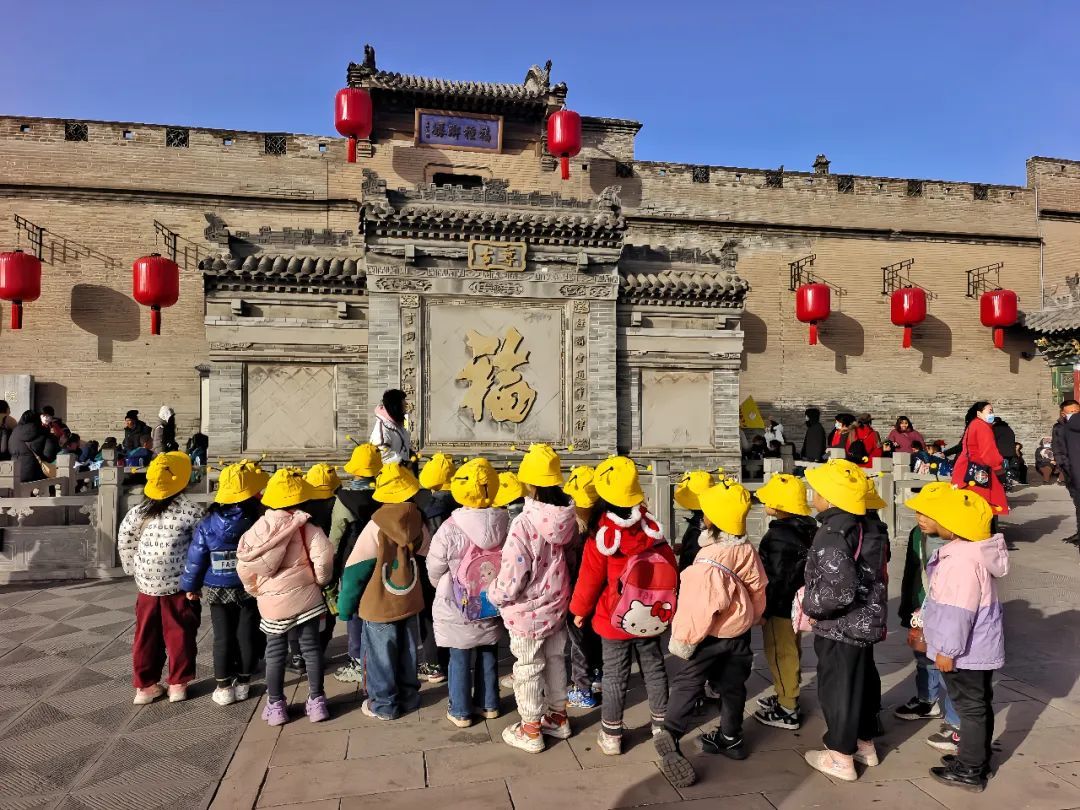 学生在乔家大院研学（资料图）。来源：乔家大院景区