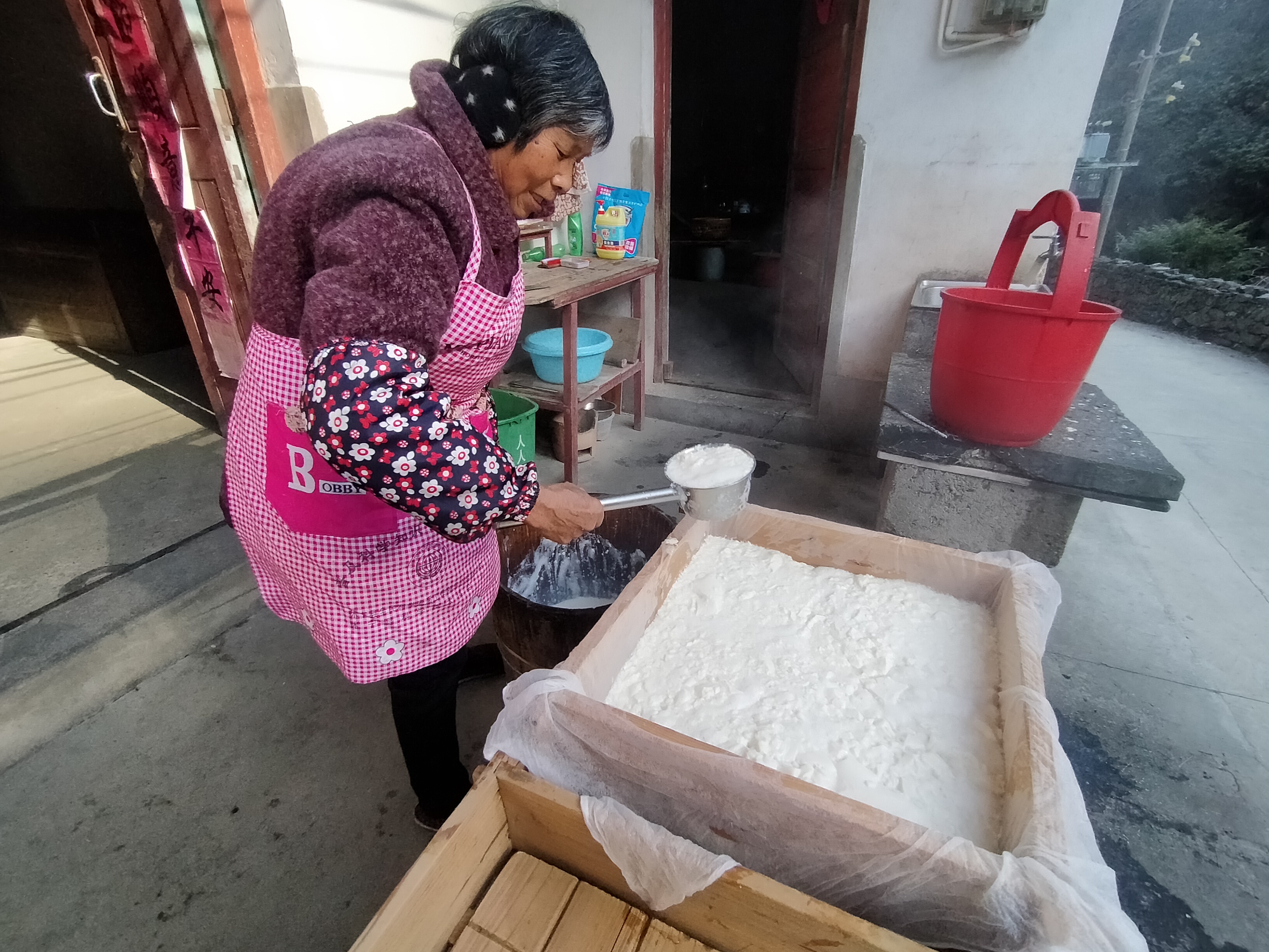 休宁县板桥乡:年味渐浓 开启“忙年”模式