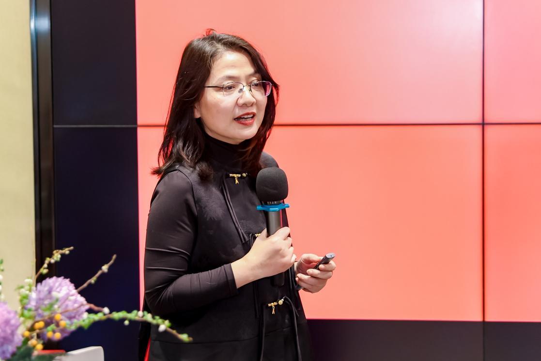 《古代文化常识趣读》总主编、深圳市福田区政协常委、民进福田基委会副主委、历史正高级教师吴磊演讲