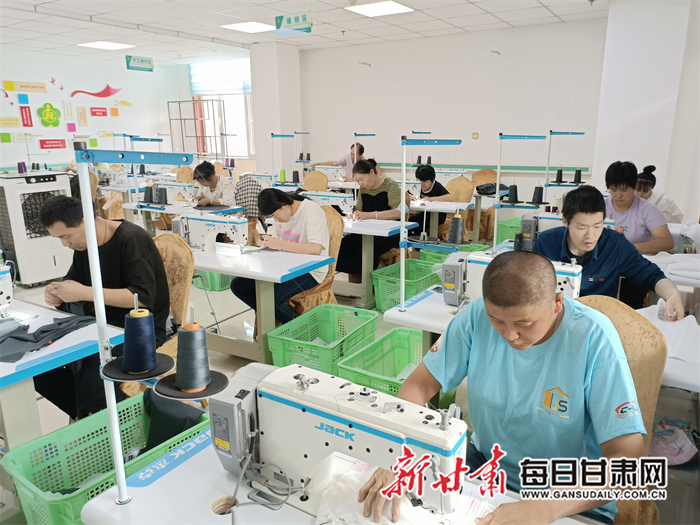 高台县省级示范中心就业工坊