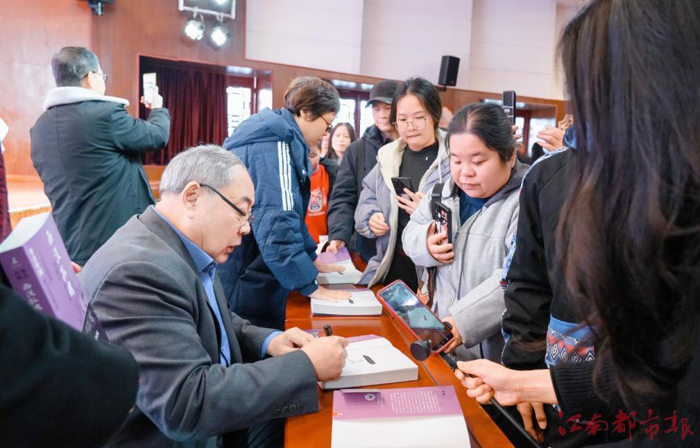 著名作家岳南将为海昏侯墓再写考古小说