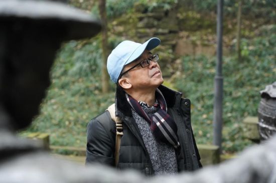 图为叶舟在钓鱼城游览。杨桦 摄