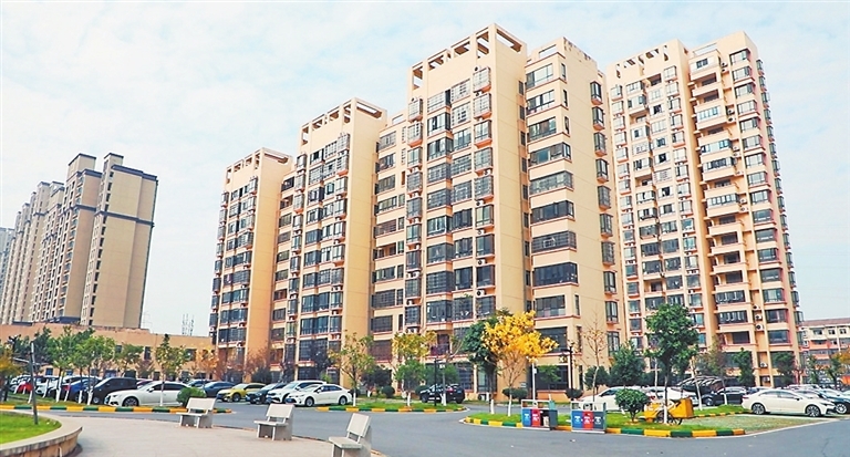 “四星”房务美物业公司将南昌幸福嘉园安置小区管理得井井有条。　　本报全媒体记者 付 强摄