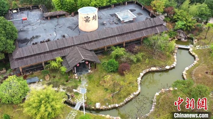 2024年5月，航拍位于赣北乡村的靖窑。(靖安县融媒体中心供图)
