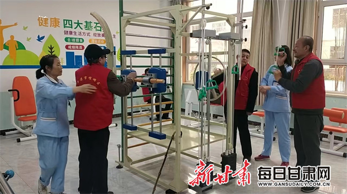 崆峒区省级示范中心康复训练室