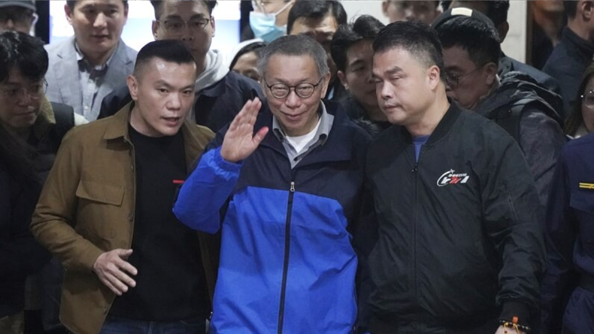 柯文哲交保获释 哽咽感谢支持者