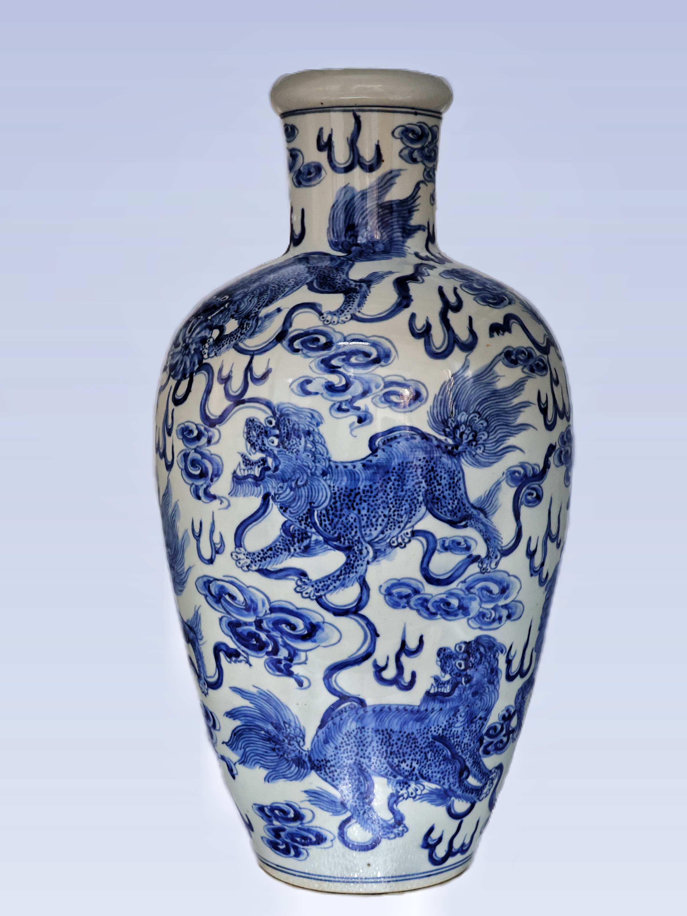 80年代初 胡诗看青花九狮莲子瓶