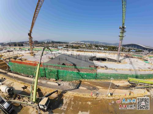 昌九高铁昌北机场站顺利封顶