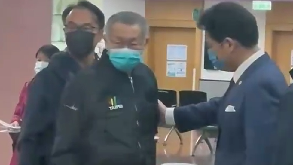 柯文哲交保获释后直奔新竹探望93岁病父