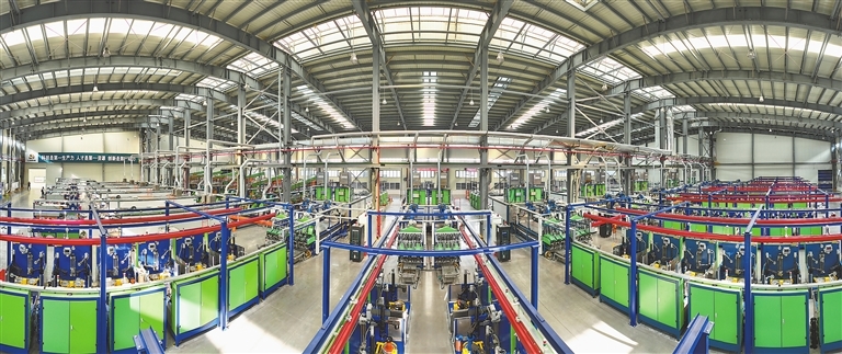 江西江铜华东电工新材料科技有限公司生产车间全景。　　通讯员 曾志凡摄