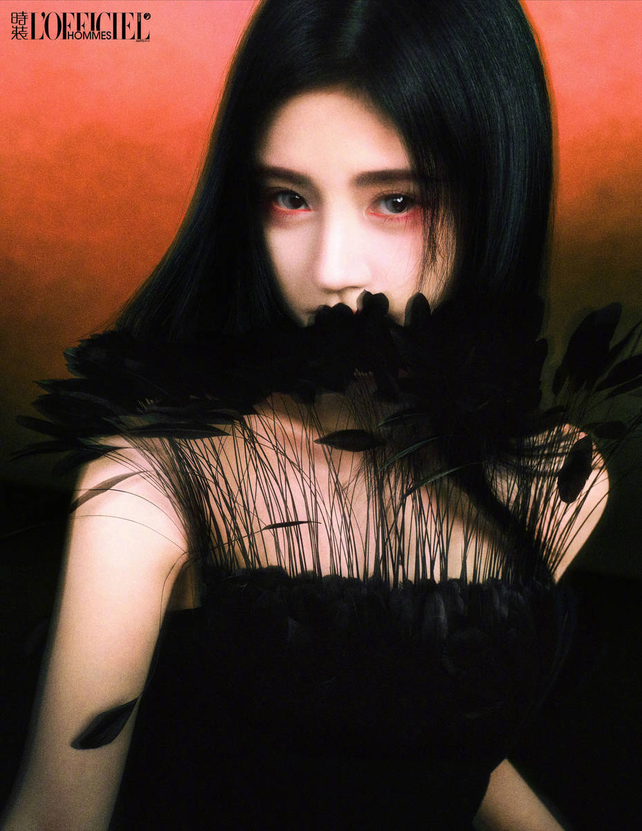 鞠婧祎完美诠释了东方之美。
