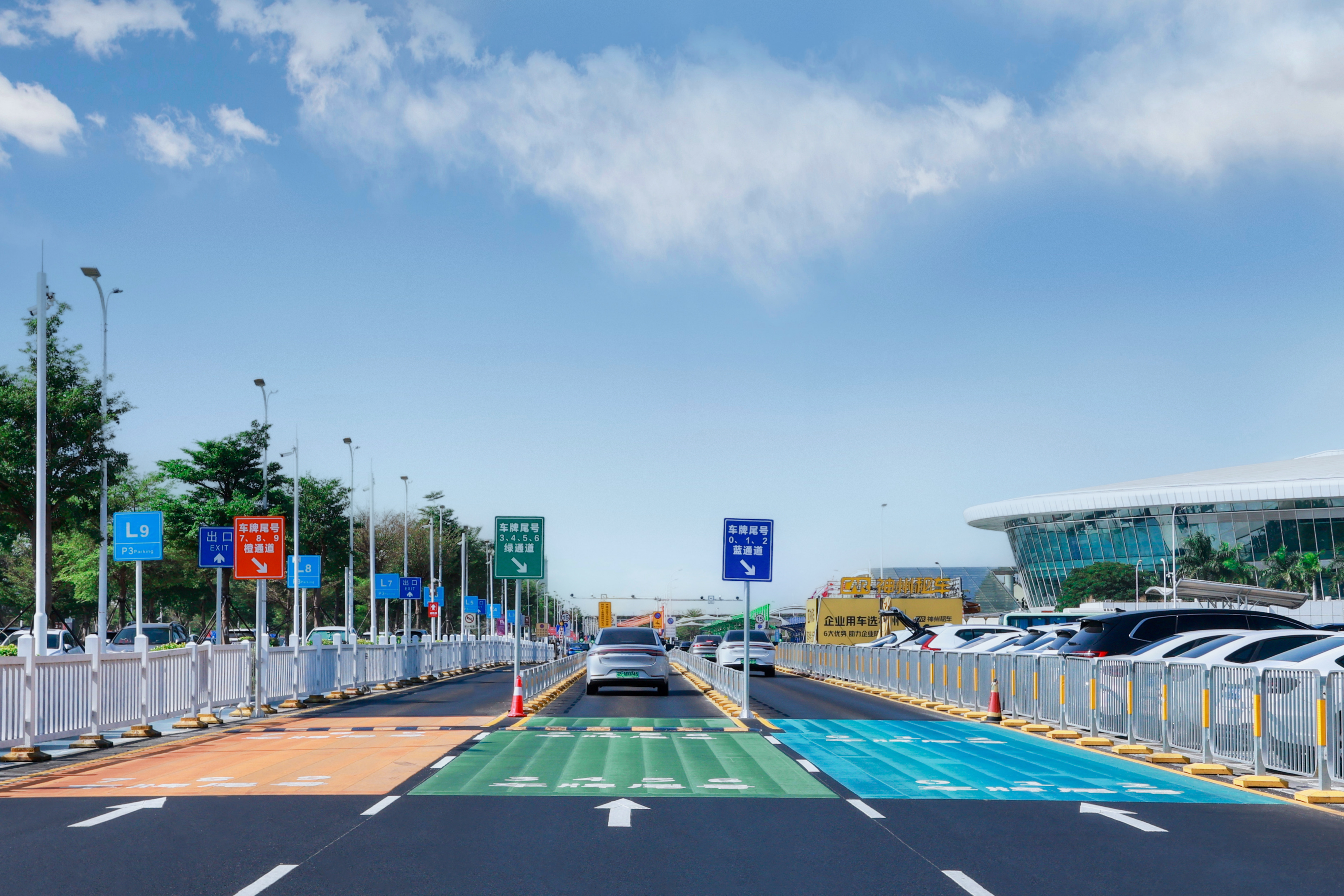 深圳机场年旅客吞吐量首次突破6000万人次