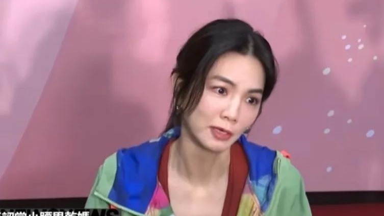 Ella拒绝当Selina孩子干妈，坦言怕当干妈要送财产，担心儿子吃醋封面图