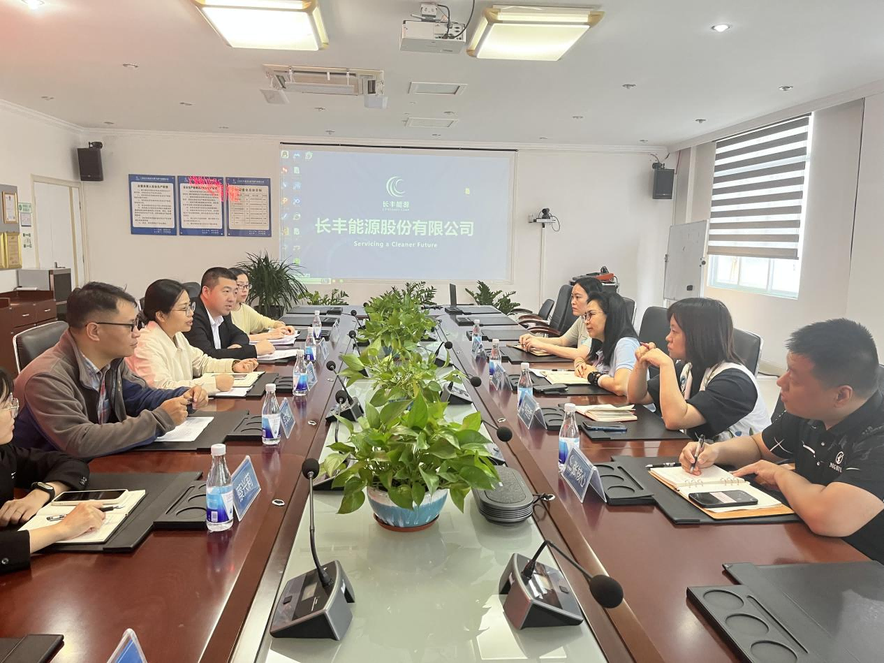 优化服务提升质效 三亚市数控中心深入开展“我陪群众走流程”活动