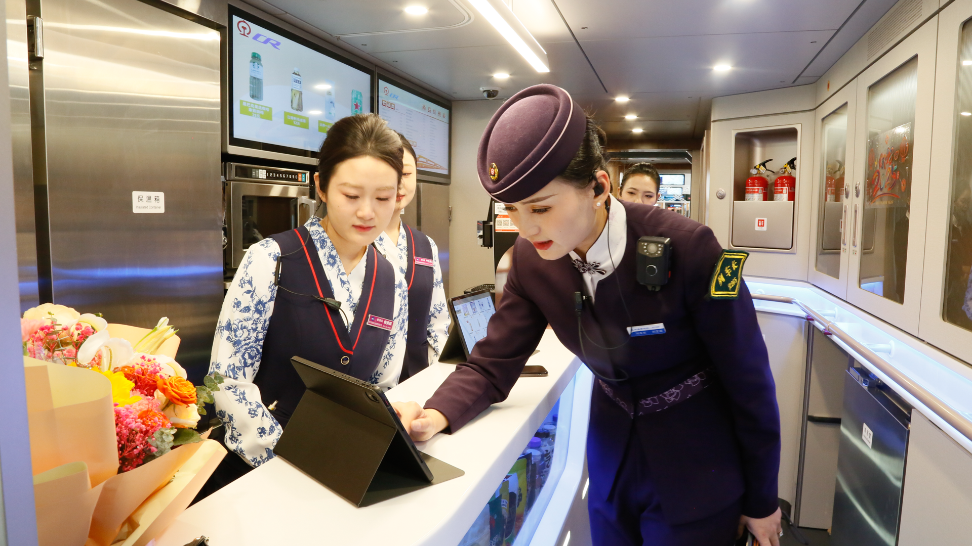 吉林省首趟CR400BF-GS型复兴号技术提升智能动车组正式上线运营