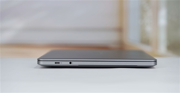 首发自研长江SoC!摩尔线程AIBOOK笔记本图赏