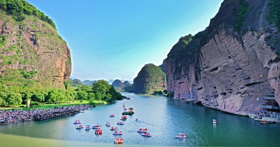 做靓绝美山水 做活文化内涵 做强文旅产业 龙虎山景区全面做实唱响“龙虎天下绝”品牌