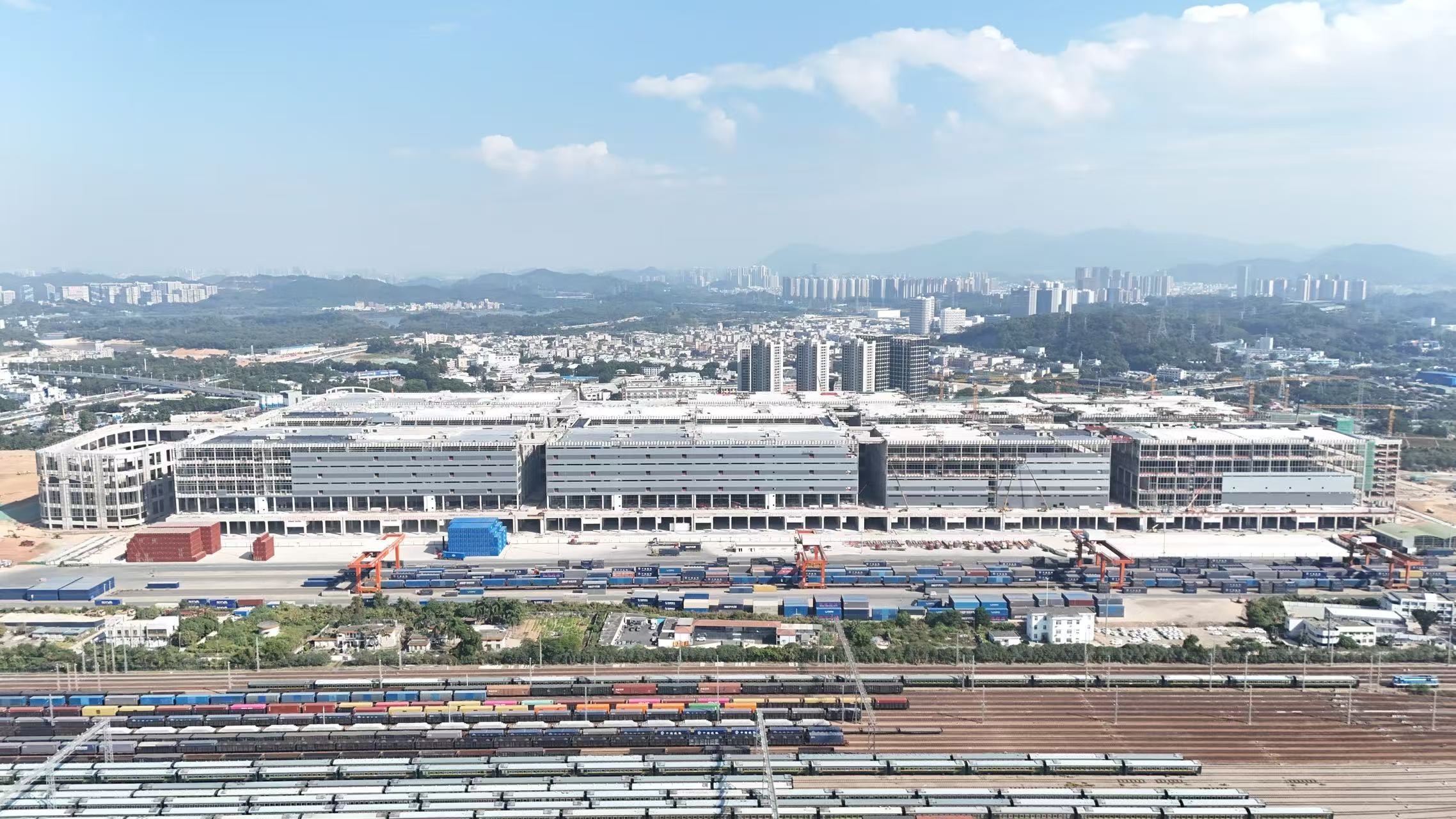 全国最大单体综合物流枢纽建设取得关键突破  深圳平湖南综合物流枢纽铁路地面层工程具备开通条件