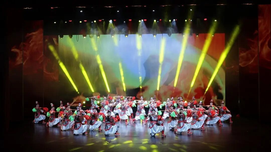 △广场舞《龙首节韵》表演现场