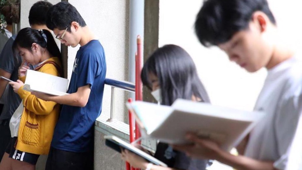 梁永安：很多年轻人大学恋爱气场已经没了，谈成绩谈收入，非常中性