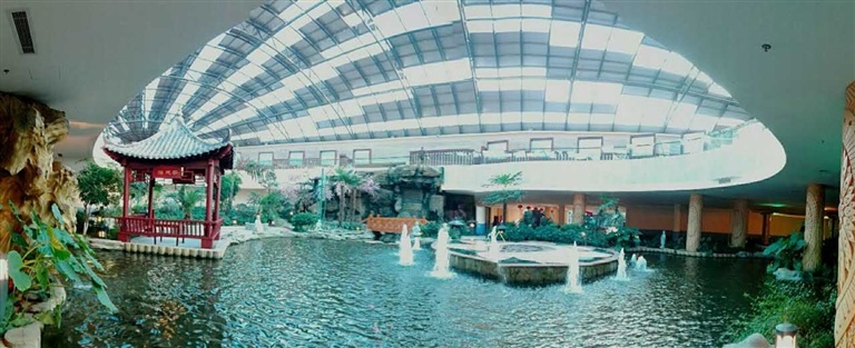 冬游中原·老家河南2025溫泉旅游季魯山啟幕 冰雪暖湯繪就中原冬日浪漫