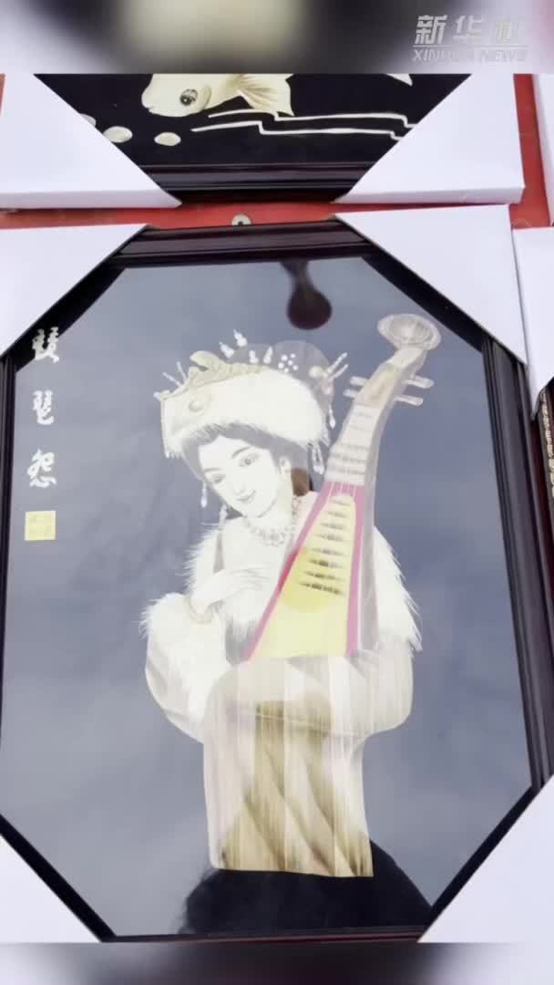 化腐朽为神奇 非遗传承人用玉米秸秆作画