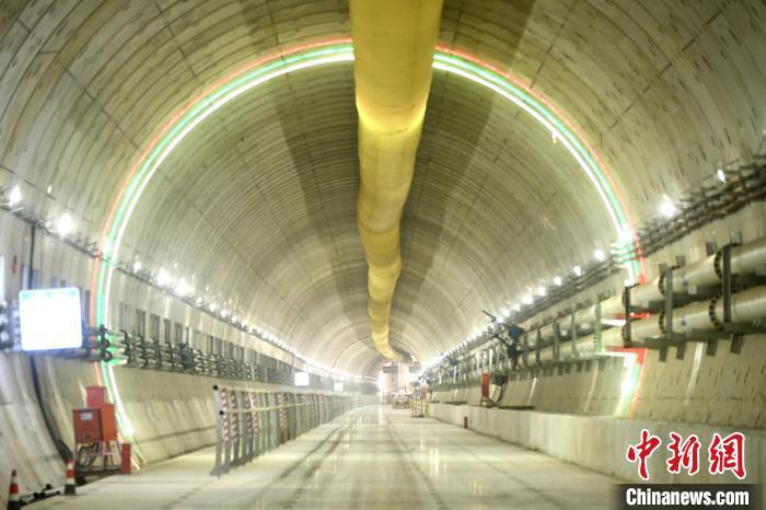 1月1日，昌九高铁全线唯一一条盾构隧道管片预制完成。胡国林 摄