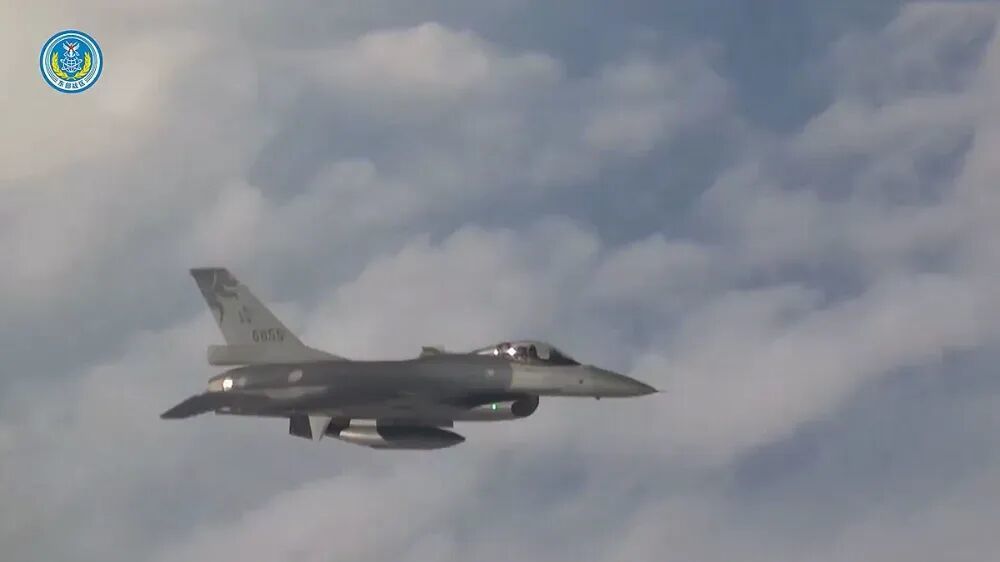 唐驳虎:解放军封岛演习落幕,赖当局慌乱应对,美日集体沉默