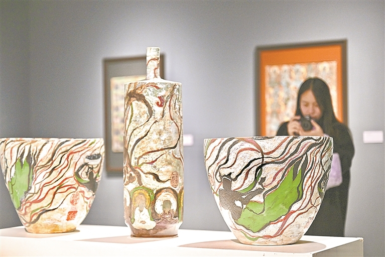 去江西省美术馆 看“釉色里的敦煌”（图）