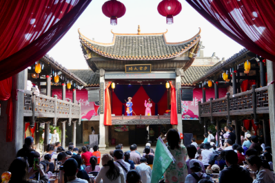 元旦遛娃潮玩靖港，马上有福开启2026欢乐序章