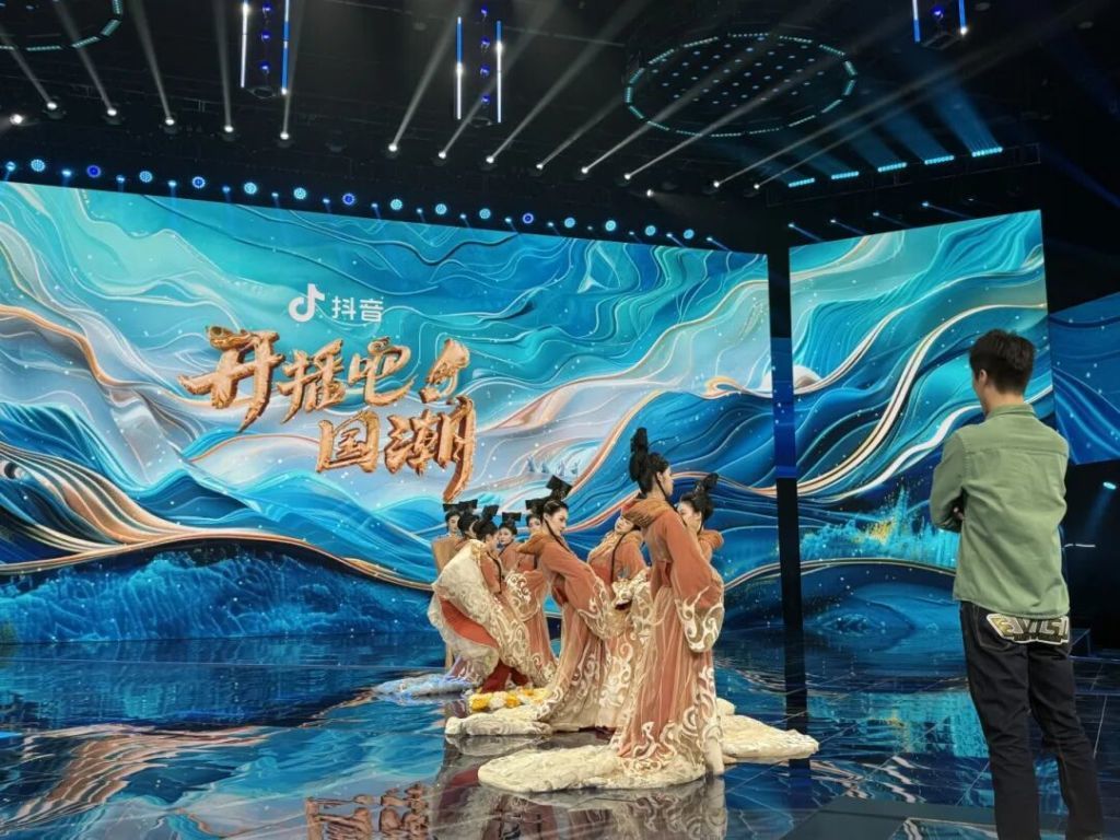 陕西省歌舞剧院线上直播精品节目《汉乐舞俑》登上央视《开播吧国潮》舞台　图片来源：陕西演艺集团微信公众号