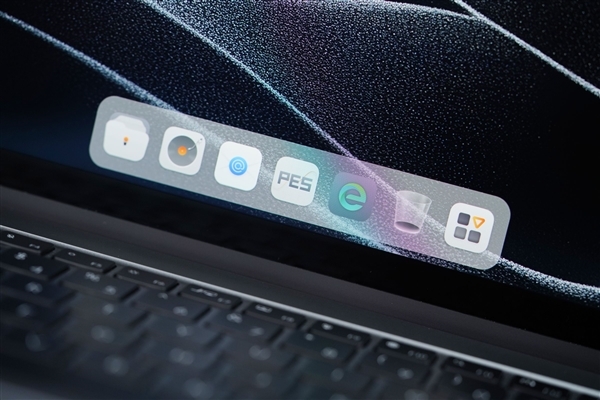 首发自研长江SoC!摩尔线程AIBOOK笔记本图赏