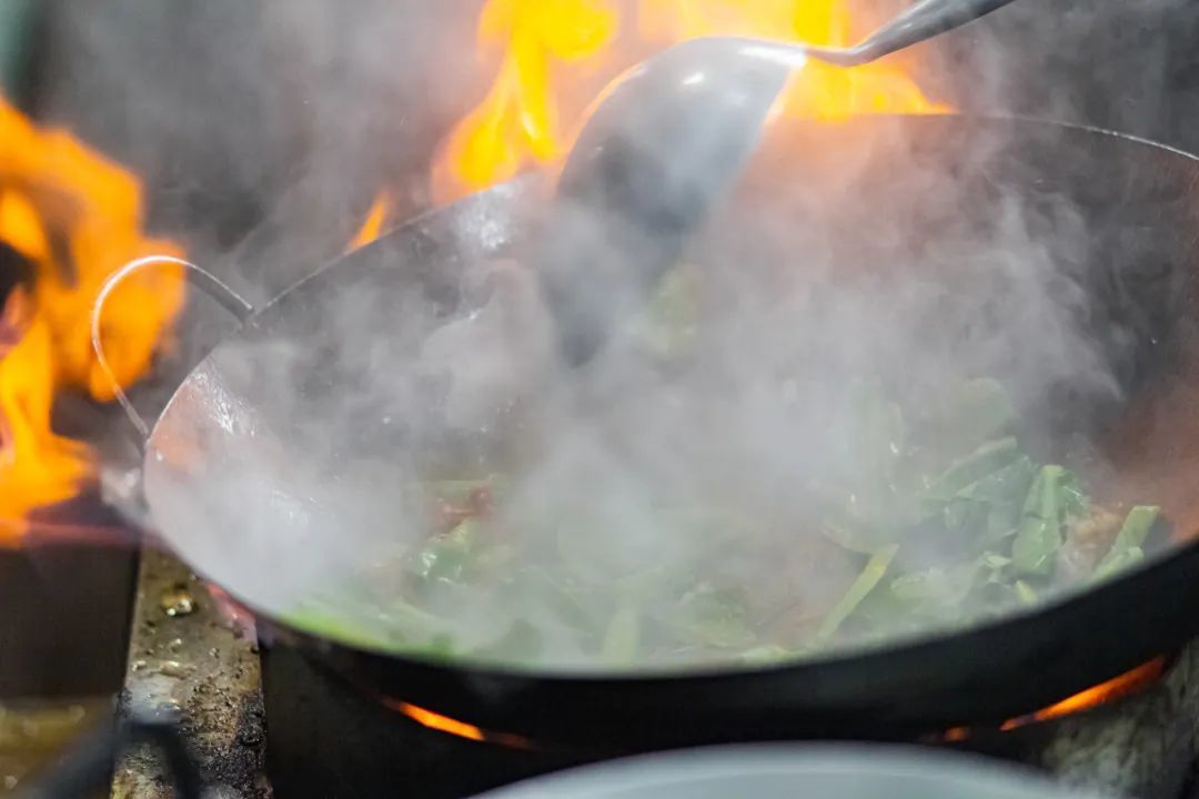 餐桌上“顿顿见”的它　吃多了易患多种病