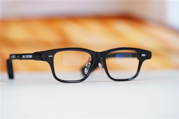 夸克AI眼镜首次OTA：五大新功能 支持89种语言翻译