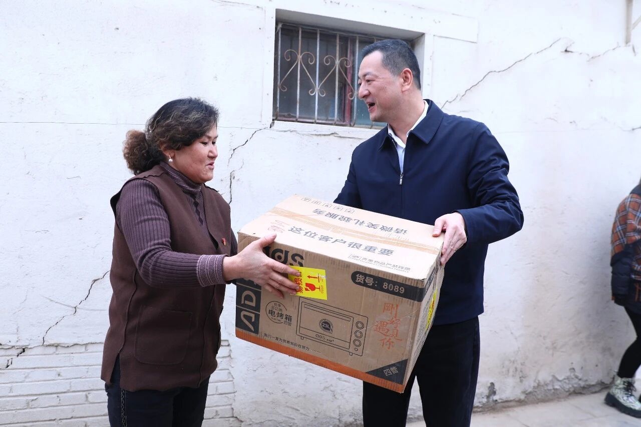 宁波援疆干部人才元旦前开展“民族团结一家亲”走访慰问活动