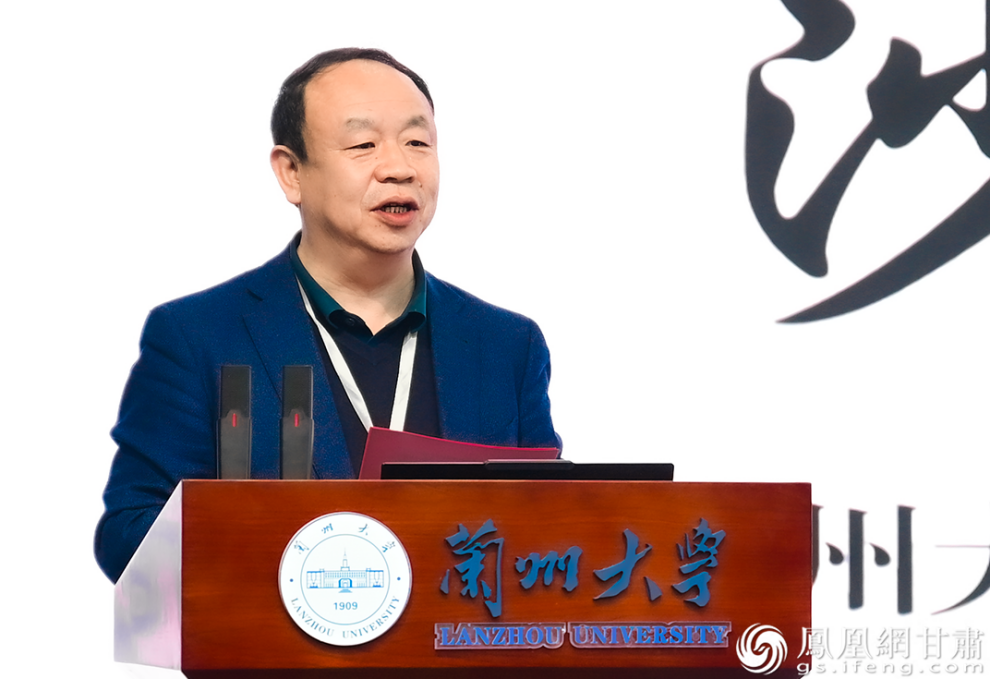 兰州大学副校长沙勇忠表示,“冷门绝学”与“AI热潮”相遇体现我国哲学社会科学的生命力。张修毅 摄