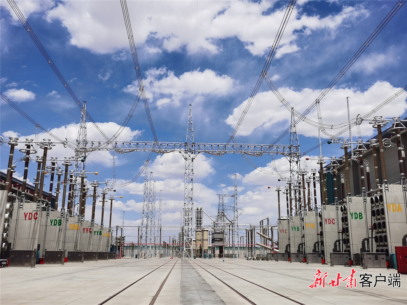 祁韶直流祁连换流站 新甘肃·甘肃日报记者 王占东 摄