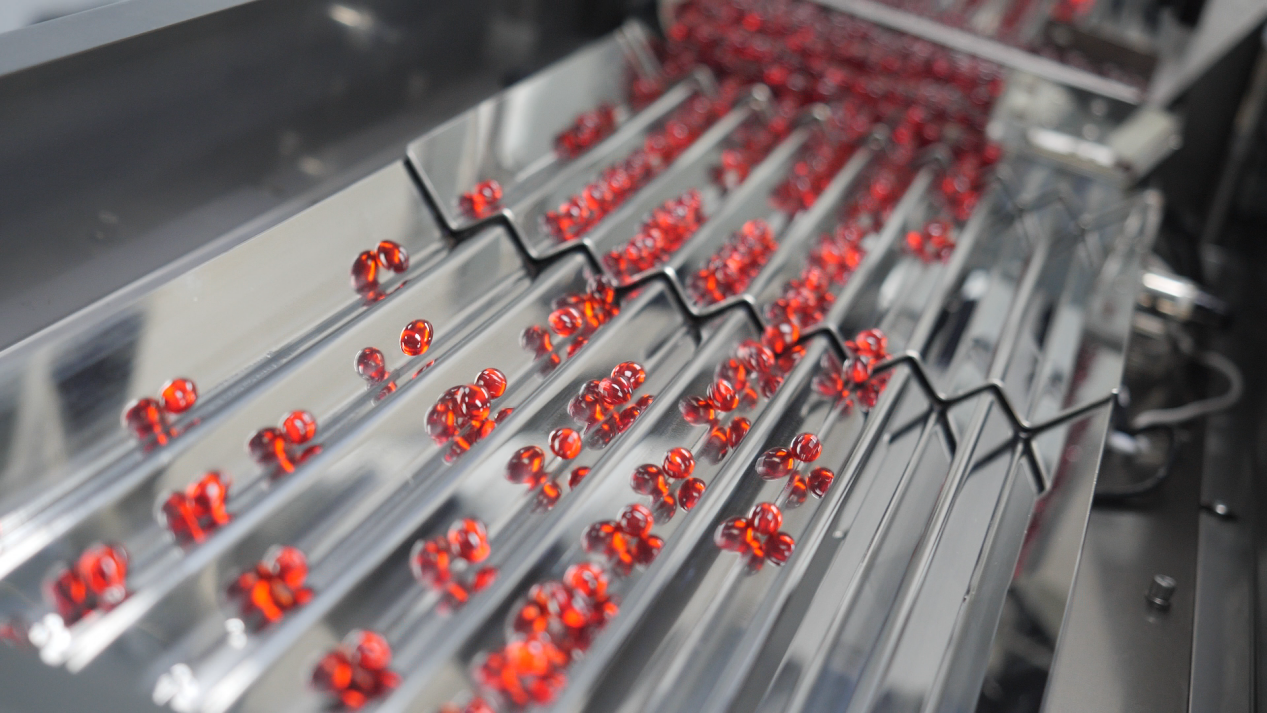 （逢时科技全自动高速磷虾油粒子生产线）