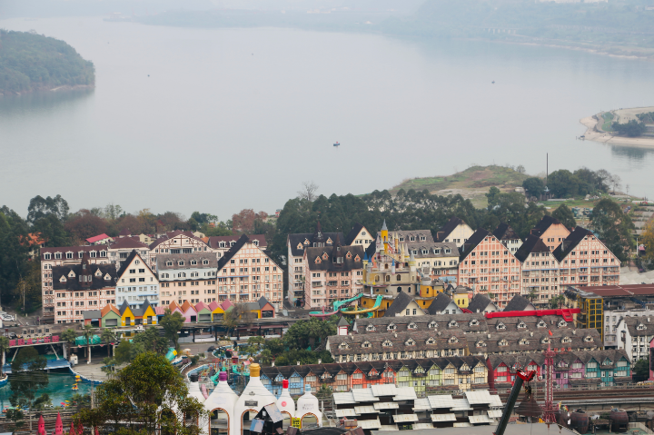 山水绘新卷 多元融年味 美心红酒小镇以“农文体商旅”融合盛宴迎新年