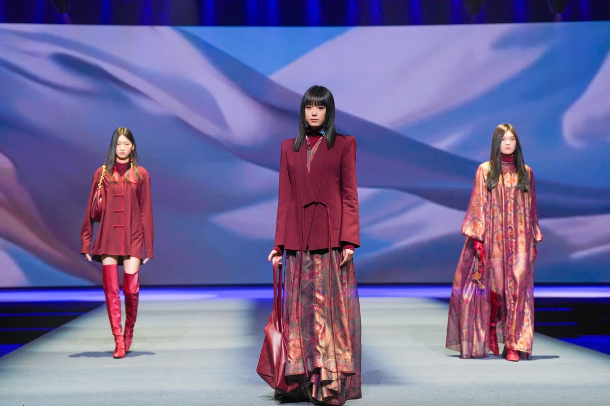 2025年湖南省服装设计大赛产业对接暨成果展示大会在株洲举行