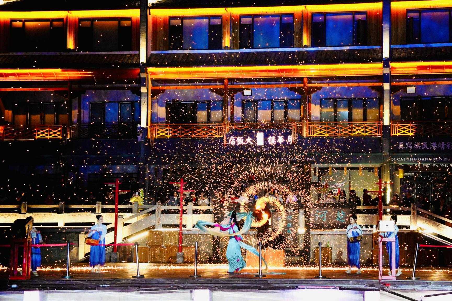 元旦遛娃潮玩靖港，马上有福开启2026欢乐序章