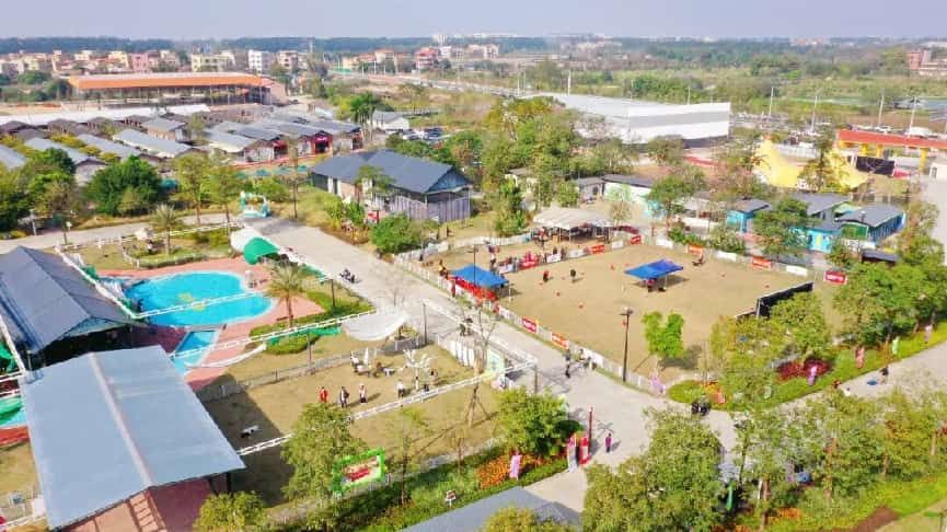 图:酷贝e族宠物文化产业基地内配套设施齐全,全方位保障市民与宠物的参与体验