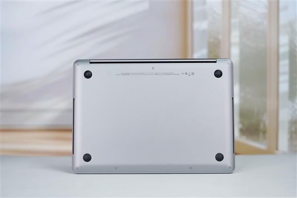 首发自研长江SoC!摩尔线程AIBOOK笔记本图赏