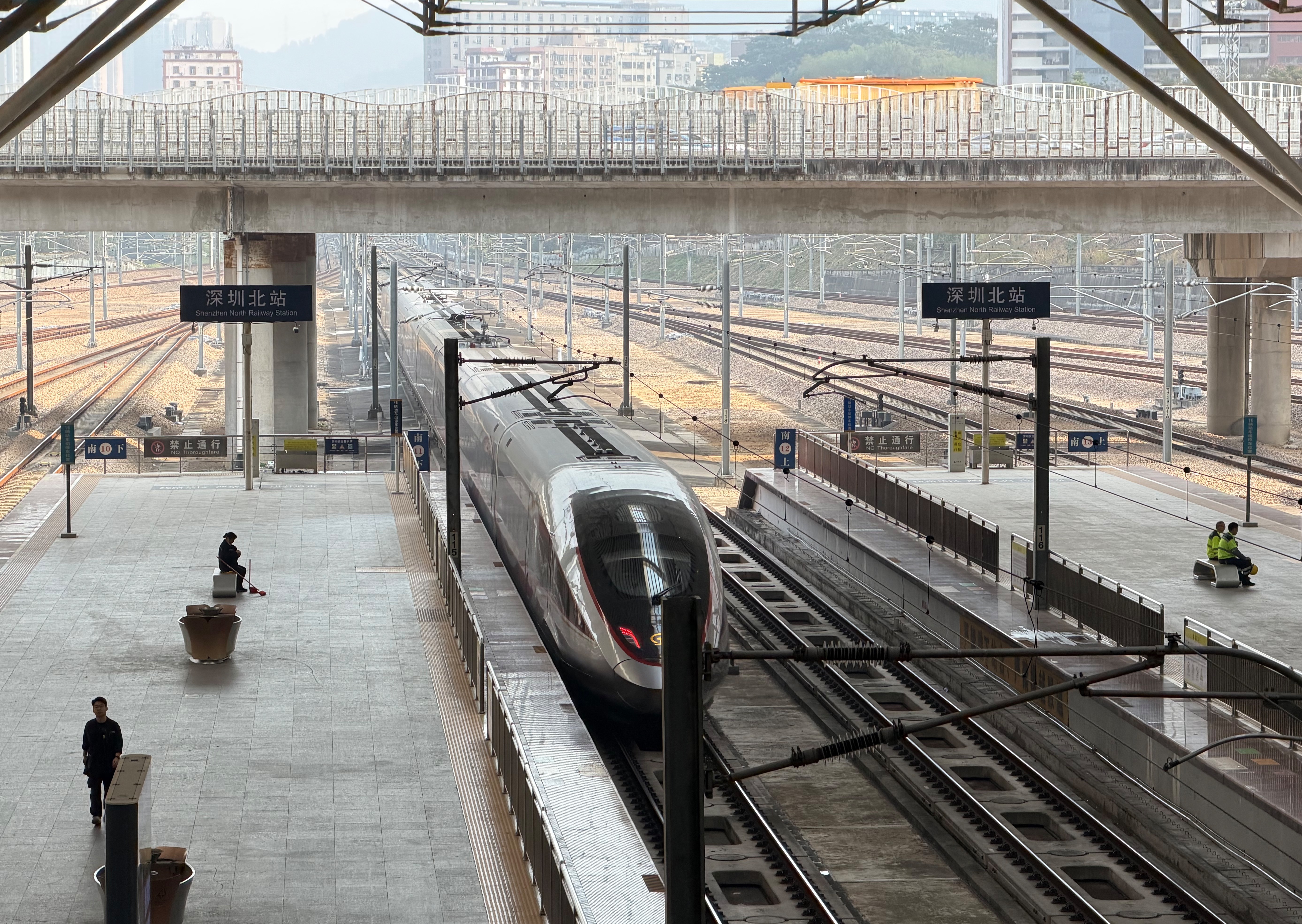 元旦小长假 深圳铁路计划增开旅客列车超200列!